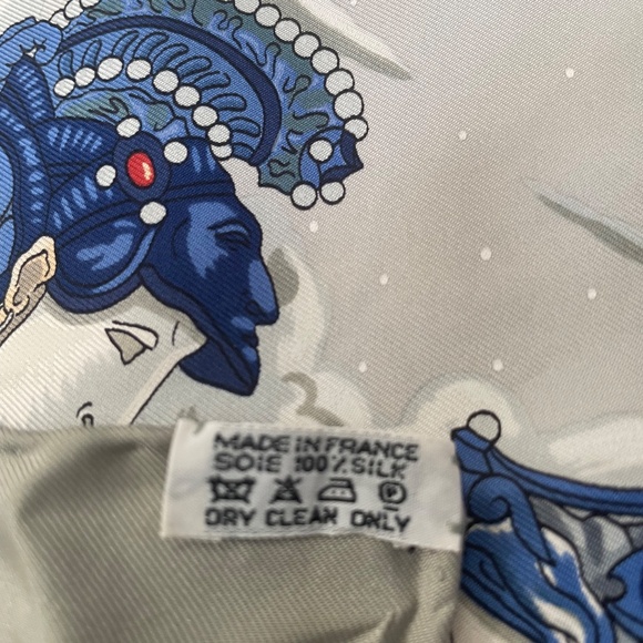 Hermes Silk Scarf “Cavaliers des Nuages” (Cloud Knights) - Picture 5 of 6